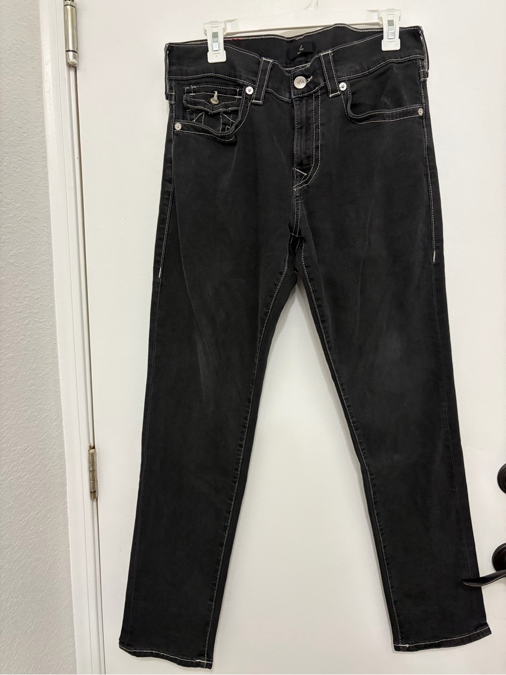 True religion - relaxed slim jeans, 34x30, black with white stitching